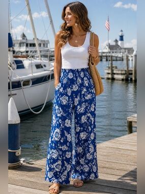 Classic Concepts Palazzo Pants Blue and White Foral. Flowy, Beachy, Size XL